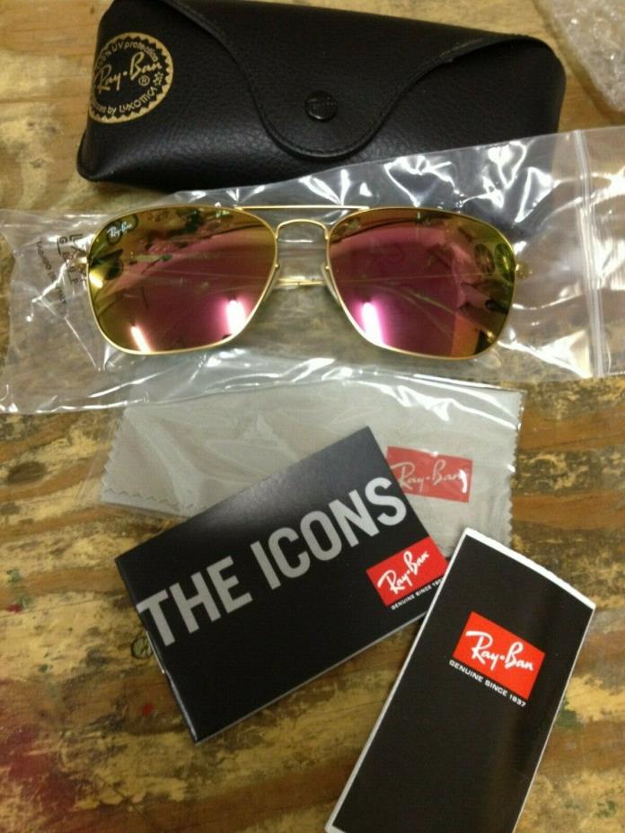 Ray Ban RB3136 Caravan Icons Sunglasses Square 112-68 Gold