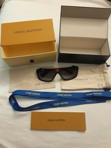 Mens Louis Vuitton Z0350W Black/Gold Evidence Aviator Sunglasses