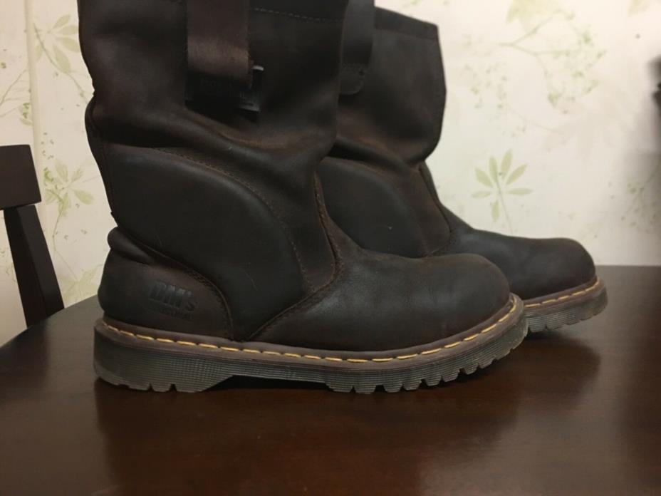 Dr Martens air wave size 42 eu, mans 9, ladies 10 average width