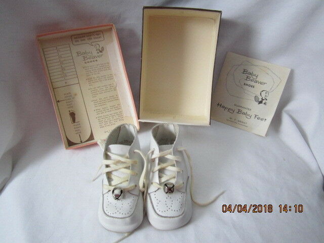 Vintage! Baby Beaver Infant Leather Shoes with Bells