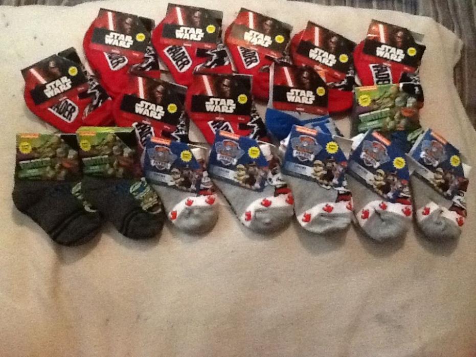 BRAND NEW LOT OF 17 PAIRS OF BOY NAME BRAND CHARACTER SOCKS,VERY CUTE LOT