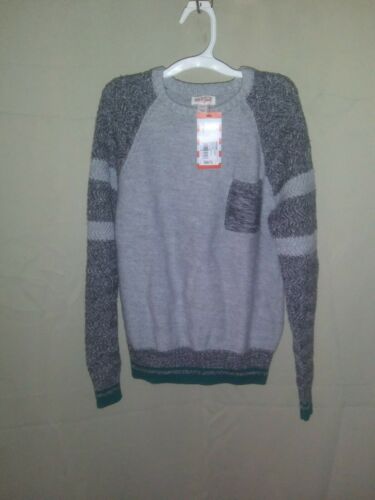 NWT-Boys size 6/7-Pullover sweater-Cat & Jack-Gray w/green trim-(D21)