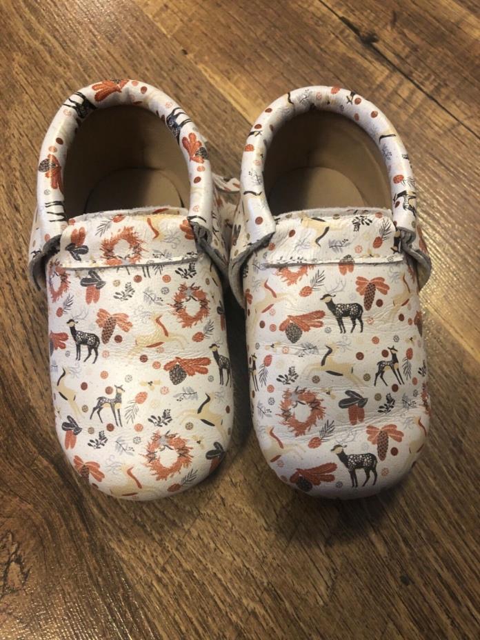 monkey feet brand. Limited print addition. Size 18-24m (approx. size 7).