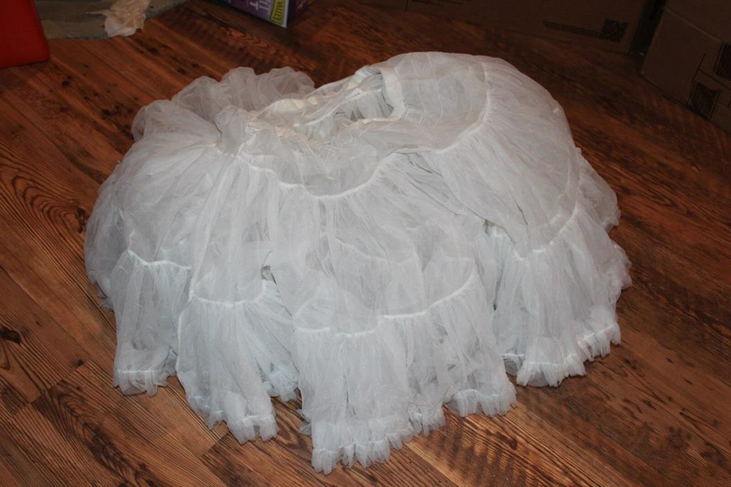 square dance petticoat Malco Modes white M