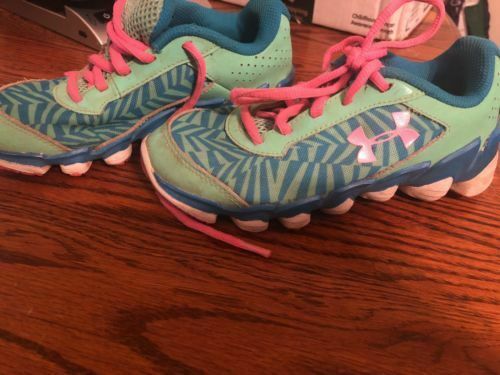 Under Armour Girls Sneakers Preowned Size 13K Laces UA Free Shipping Teal