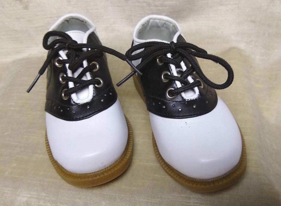 Child's Black and White Saddle Oxford Shoes by California Costume M (3-4)