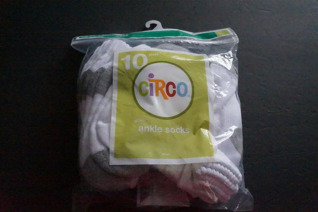 Circo 10 pair White Ankle Socks size Small Fits 5.5-8.5 Shoe Size Children Kids