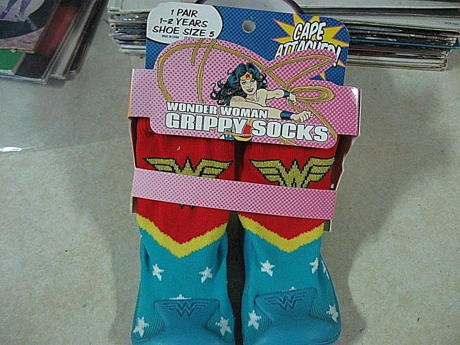 NEW Kids' Superhero Grippy Socks super hero Wonder Woman dc shoes MSRP 16.99$
