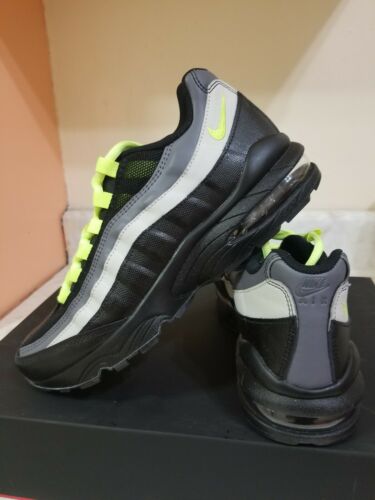 NEW Genuine Nike 6.5Y Kids Air Max '95 (GS) Black/Green 905348-022