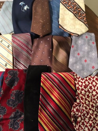 30 Vintage 1970’s Neck Ties Cutter Quilt Crafts Rockabilly