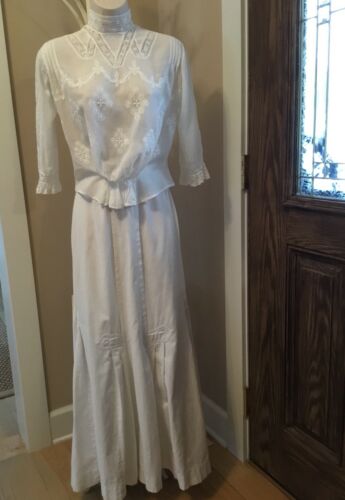 Vintage, White 1900’s Period Style Skirt & Blouse Great For Museum or Display