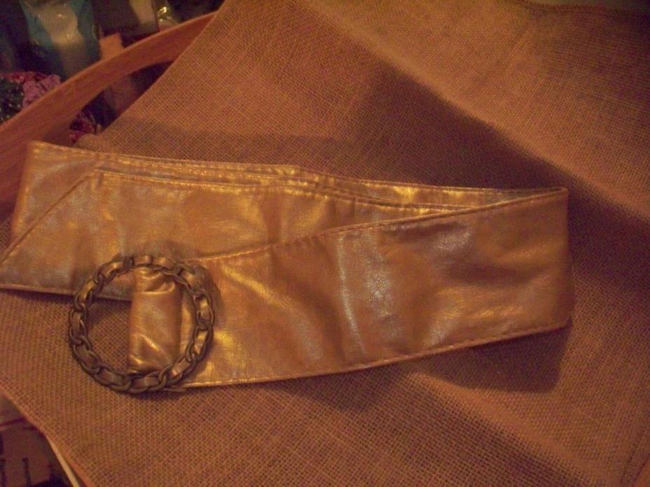 FASHION BELT, BRASS COLORED, WELDED CHAIN BUCKLE, GOLD TONE VINYL