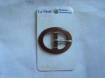 Vintage NOS Brown Oval Lucite Plastic Buckle 1 1/4 x 1 5/8 In. La Mode Card