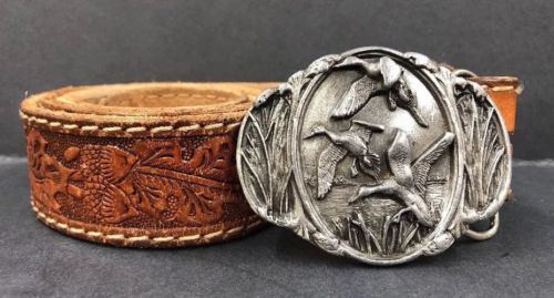 VINTAGE 1986 BERGAMOT BRASS WORKS I-45 Ducks In Flight W/ Embossed Leather Belt