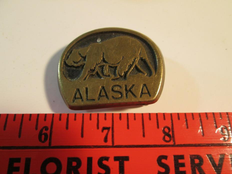 Vtg Rainbow Metals - Round Bronze Belt Buckle with bear silhouette - Alaska