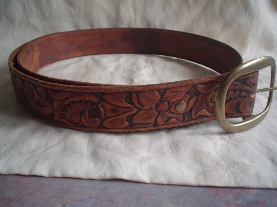 VINTAGE 1980'S LEATHER HAND CARVED BELT, 40