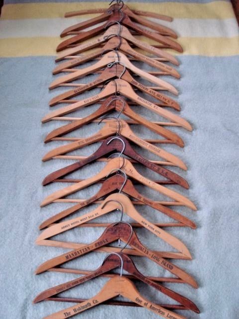 HUGE LOT Vtg Wooden NEW YORK Advertising Coat/Clothes HANGERS NYC Hotel/Adv/Ads
