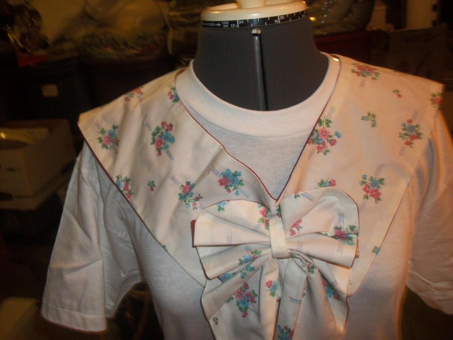 ladies handmade   Fabric collar New  Dress up your T-Shirt Beige with flowers