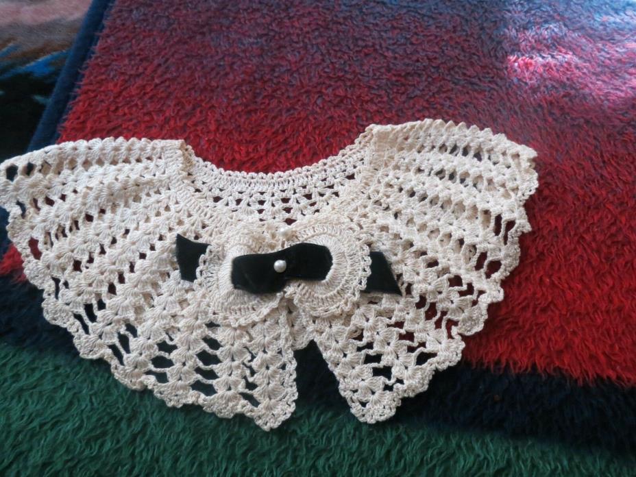 Vintage Crochet  Cream Color Collar,pearl Button in Front.   5