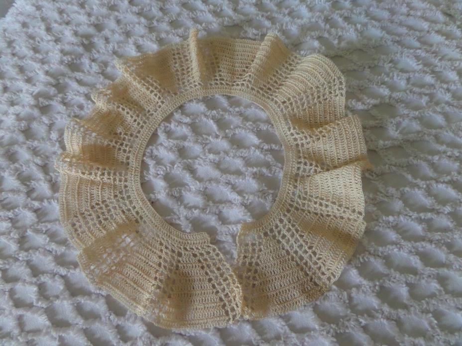 Vtg Cream Women's Lace collar Hand crocheted