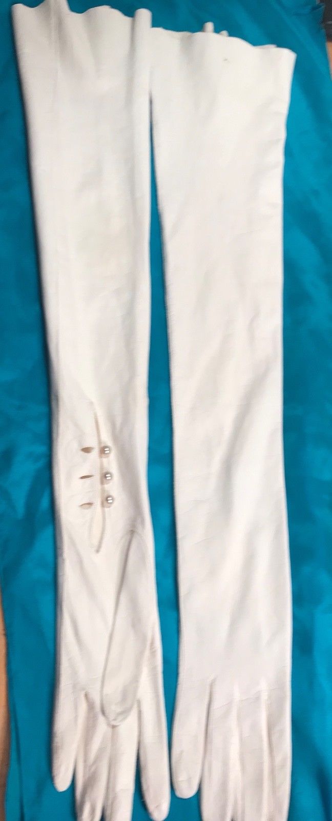 Vintage White long Kid Leather Opera  gloves size  6 ?