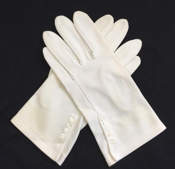1960s Ladies Selecta Ivory Wrist Length Nylon Gloves Button Cuff Fashion 3911B