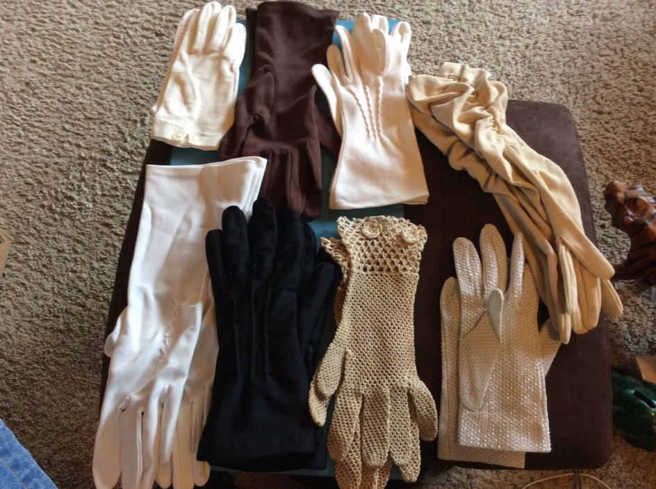 Lot 8 Women’s Vintage Wrist Length Gloves beige, white,black,brown, M. Jackson