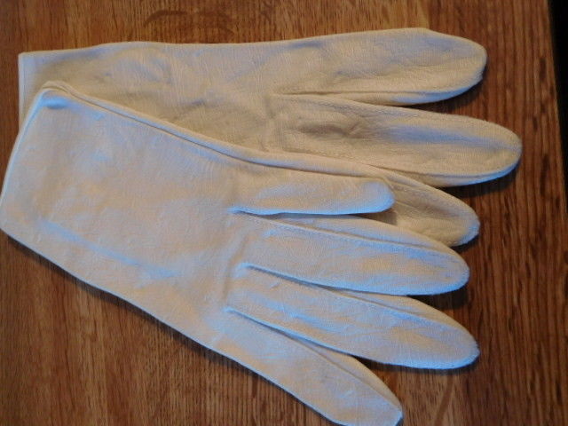 short ivory colored gloves