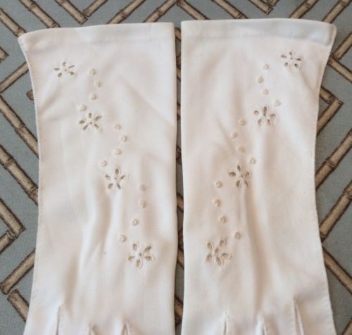 Vintage Ivory Off White Nylon Mid Arm Length Gloves Eyelet Flowers Design Pin Up