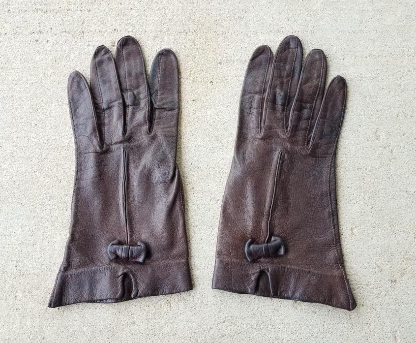 Vintage Dark Chocolate Brown Leather Ladies Driving Gloves Bow Accent Size XS-6