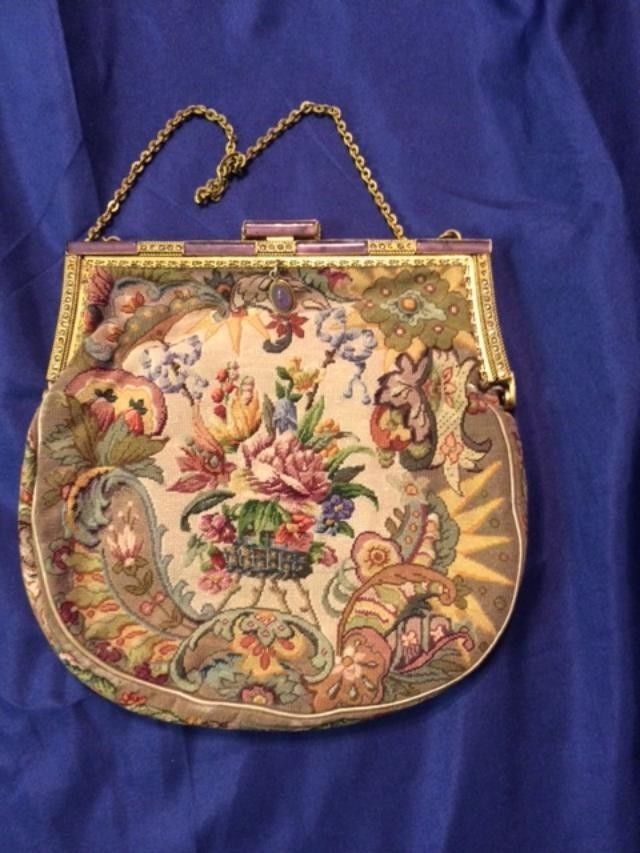 1930's beautifuly detailed petite point purse with floral pattern and rich color