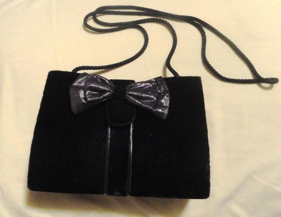 Lovely Vintage Black Velvet Evening Bag w/Silver Bow(6772)