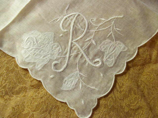 Monogram R White Hanky Handkerchief~Vintage Embroidery Applique~Wedding Bride