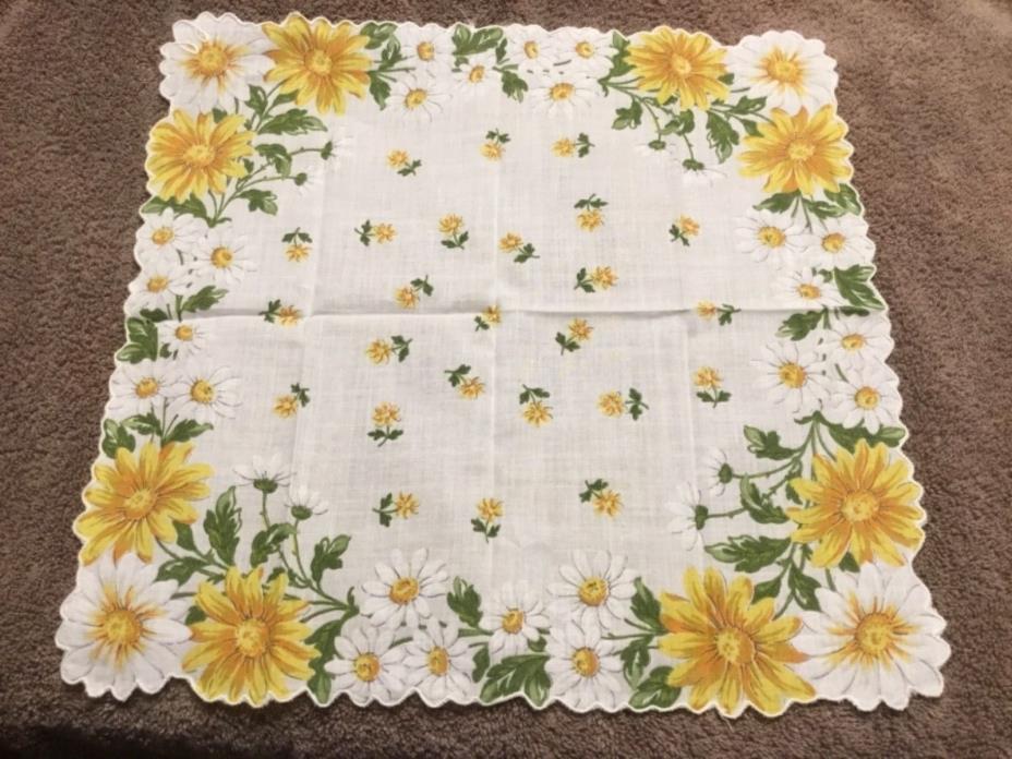Vintage Ladies White Handkerchief/Hankie w/White & Yellow Daisies