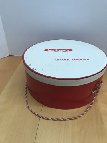 VINTAGE Ben Simon’s Hat Box Department Store Lincoln Nebraska Red white