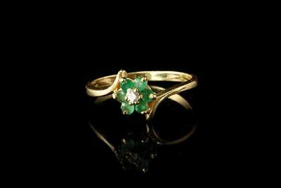 VINTAGE GREEN GARNET DIAMOND 14K GOLD FLOWER RING A805-13
