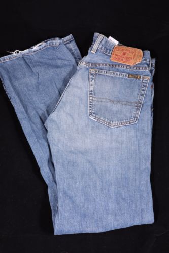 Lucky Brand Dungarees American Classic Relaxed Bootleg Fender Men’s Jean.