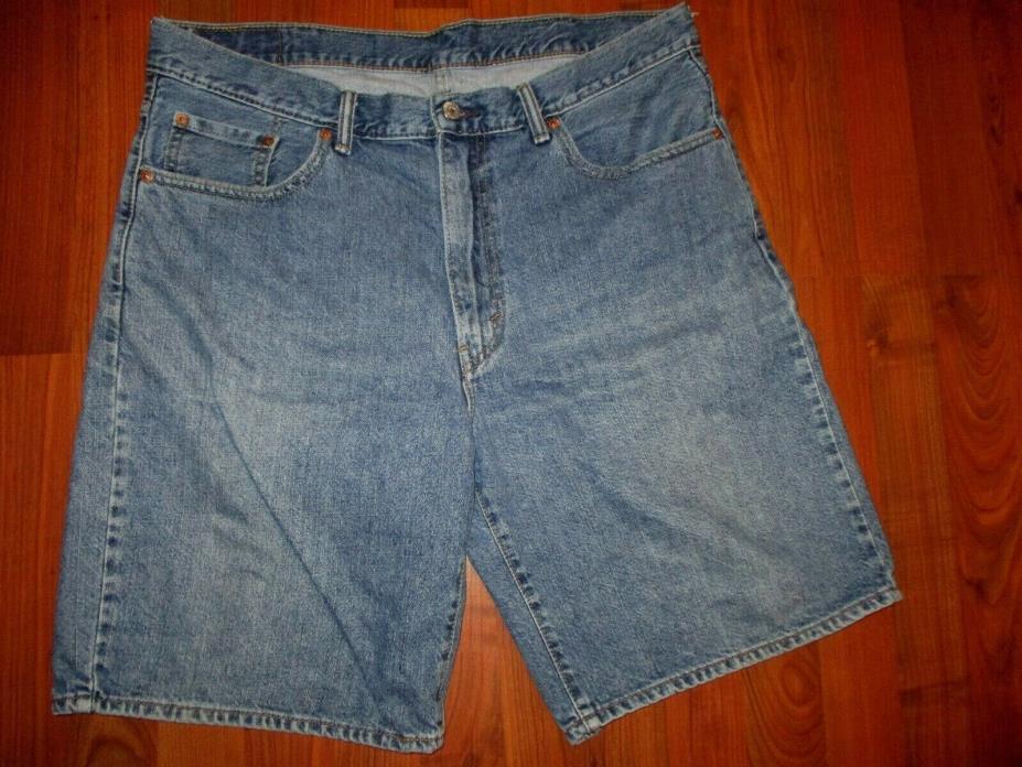 Very Nice Men's Levi's 550's  Denim Blue Jean Shorts Size 38 Relaxed Fit Red Tab