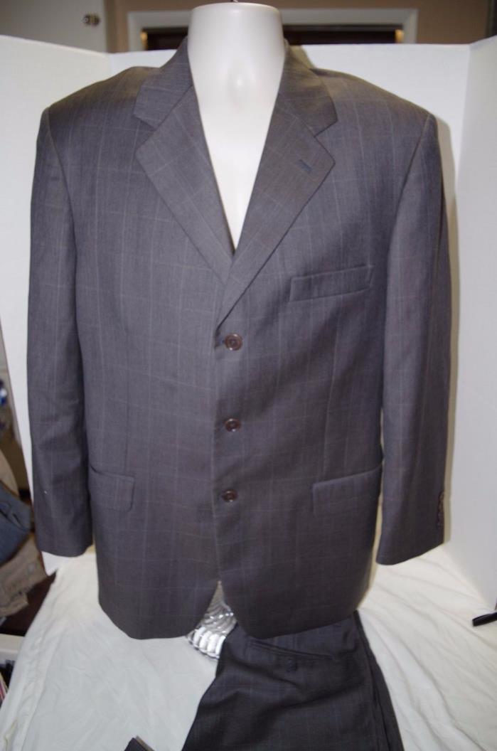 Roberto Villini Men's Suit size 40R jacket, 32X27.5 pants -  Gray