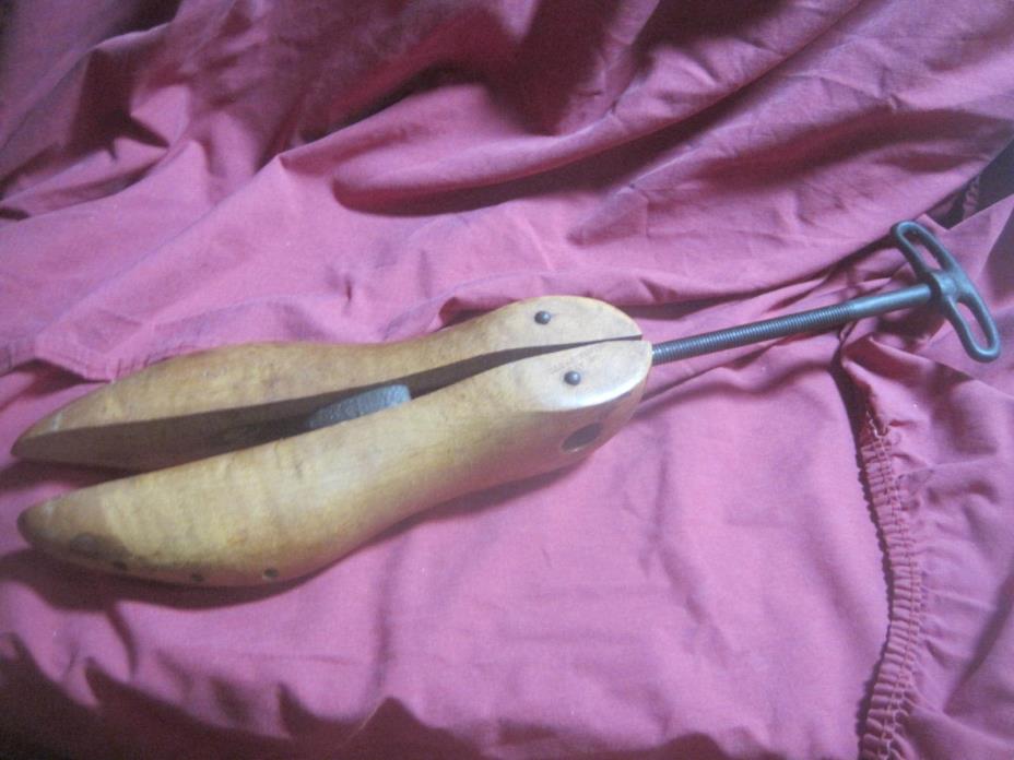 VINTAGE ANTIQUE WOODEN SHOE TREE STRETCHER GEO E. BELCHER STOUGHTON GEO. G.E.  E
