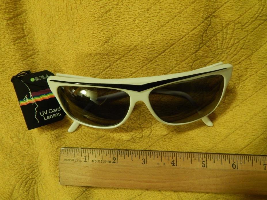 LION IN THE SUN [7_02_USA] SOLA UV GARD Lenses (Black/White) SUNGLASSES Ltd :'(