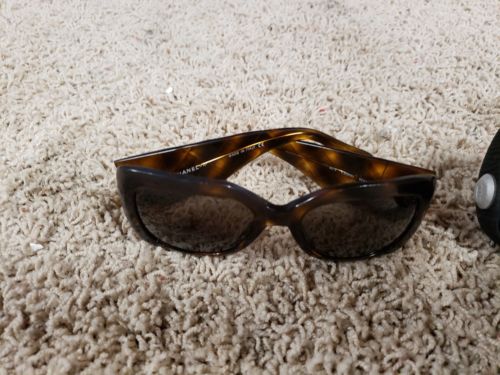 Chanel Brown Tortoise Quilted Sunglasses 5019 Made in Italy great shape.