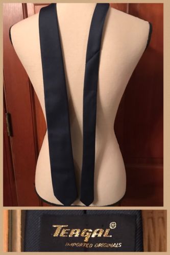 Teagal MENS TIE Navy Blue Polyester Satin Liquid Style Necktie 1980s Vintage 56