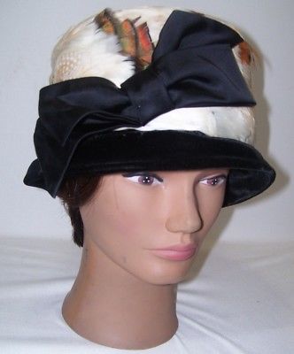 RICHARD ORIGINAL Women's Vintage Hat Black Velvet Feather Covered 1940's Hats