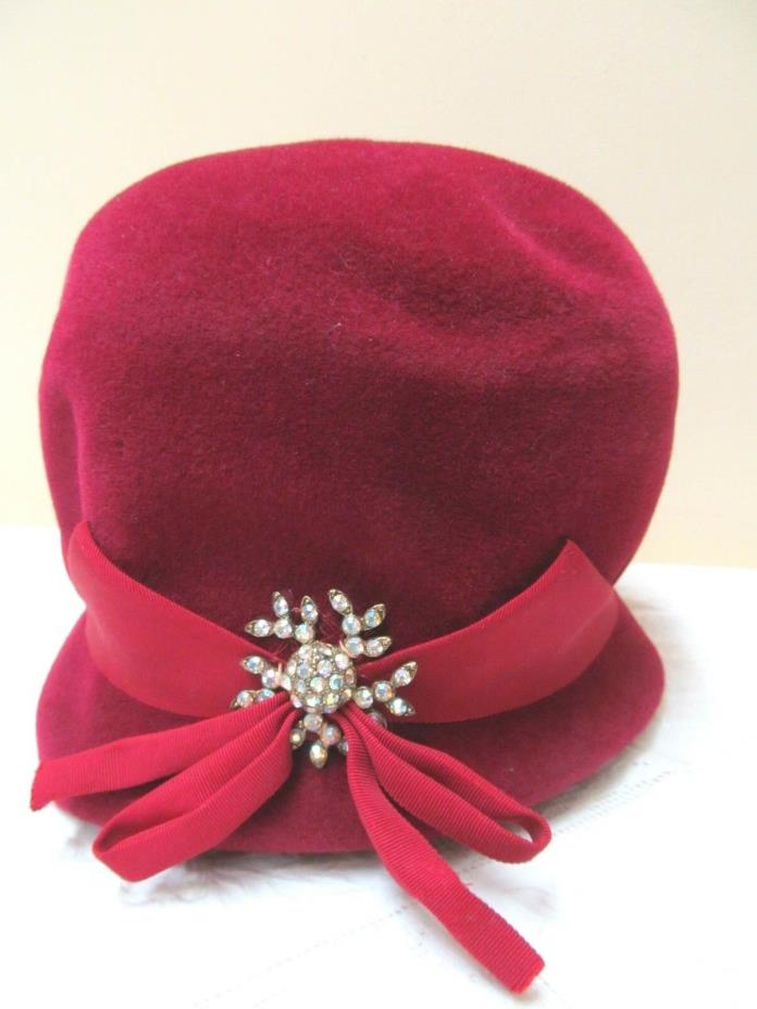 Vintage Ladies Red Hat Bucket Cloche Velour Merrimac Body Union Made USA