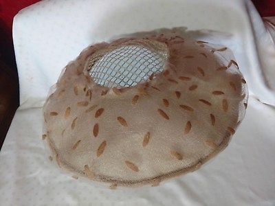 VTG 1950s Wide Brim Fashion Hat Spotted Netting Beige Tan Flat Crown