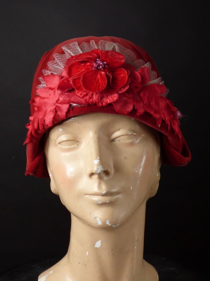 AUBURN HAT SHOP - 1920s Maroon Velvet Helmet Cloche