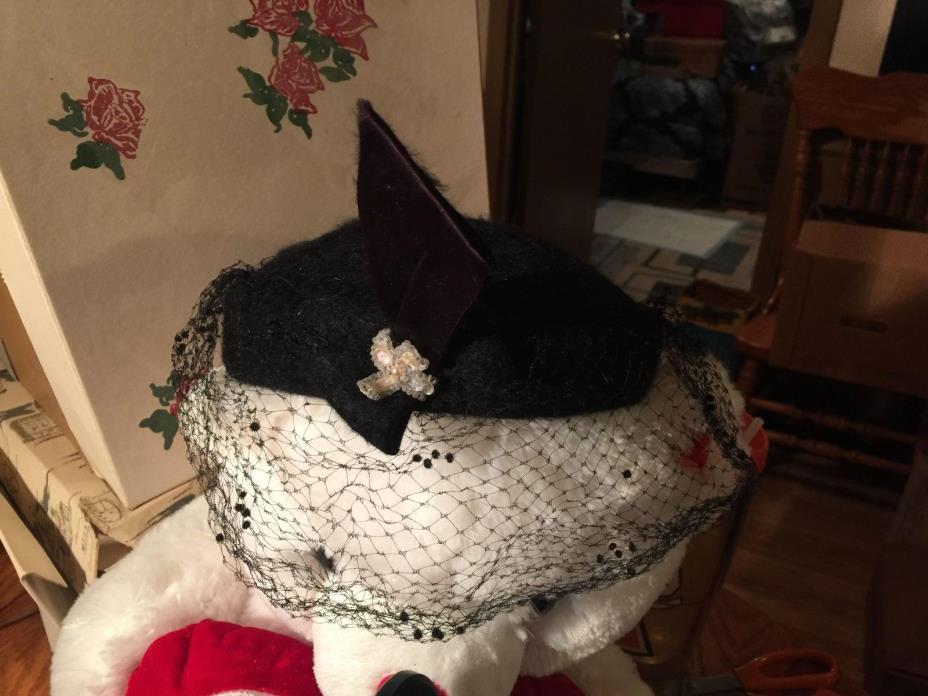 Vintage Merri - Soie Black Ladies Hat ... 100% wool and ELEGANT DESIGN ! NICE !!