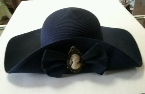 Vintage Liz Claiborne hat with cameo.