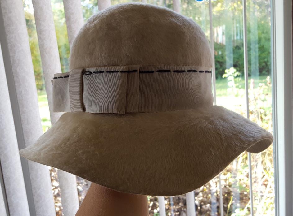 VINTAGE MILADY LADY'S HAT WITH RIBBON BOW CREAMY WHITE BETMAR NEW YORK PARIS